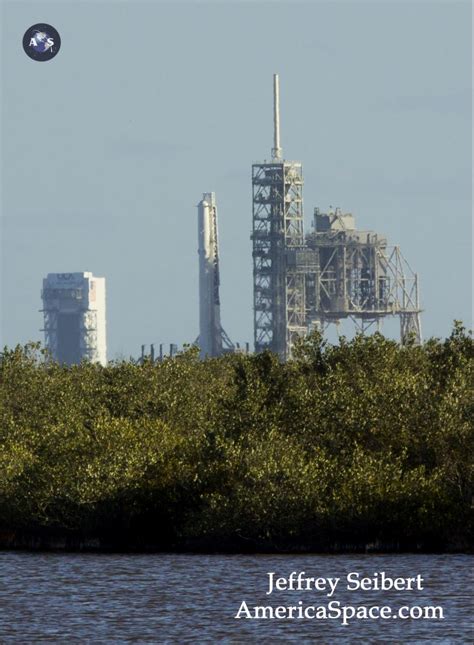 First SpaceX Falcon 9 Erected at Historic Launch Pad 39A for Feb. 18 Blastoff - Universe Today