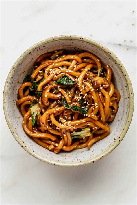 Quick & Easy Yaki Udon (15-minute Stir Fried Recipe!) - Choosing Chia