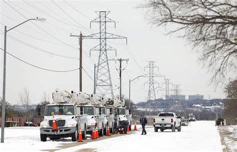 How to Help People Affected by Texas Power Outages, Storm | POPSUGAR News