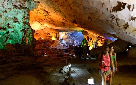 Thien Cung Cave (Halong Bay, Vietnam) | Vietnam Travel