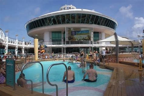 5 perfect times to enjoy the pool on a Royal Caribbean cruise without a crowd | Royal Caribbean Blog