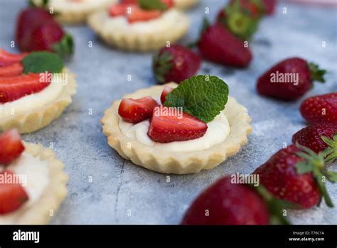 Mini strawberry tarts Stock Photo - Alamy