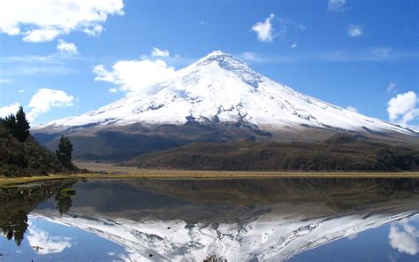 Cotopaxi Volcanoe - Galapagos Center