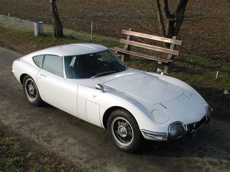 Toyota 2000GT - Influx