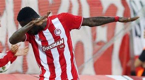 Olympiakos dominate AEK (3-0) (photos) | protothemanews.com