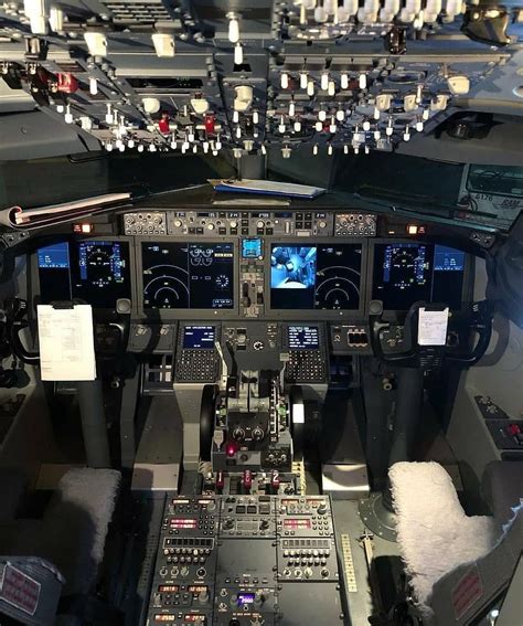 Boeing 737 Max Cockpit Pictures