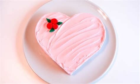 Simple Heart Cake Tutorial & 4 Fast Decorating Ideas | Craftsy