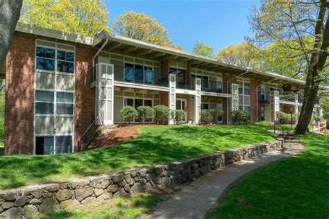 CBRE Multifamily Group Sells 941-Unit Commons at Windsor Gardens in Norwood - Boston Real Estate ...