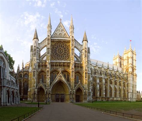 Soaring Spires: 12 Exceptional Examples of Gothic Architecture