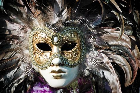 Carnevale mask | Carnival of venice, Venice mask, Venetian carnival masks