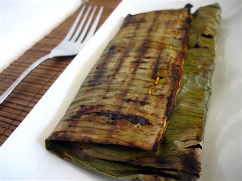 Ikan Bakar Recipe (Grilled Fish Wrapped in Banana Leaves) ~ JommJalan