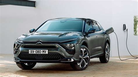 New Citroen C5 X Revealed As Part Sedan, Part Wagon, Part SUV