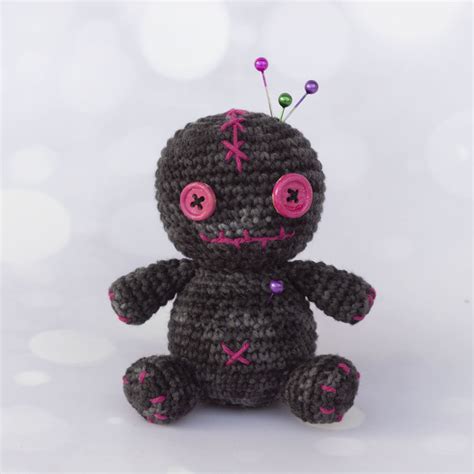 Voodoo dolls: Crochet pattern | Ribblr