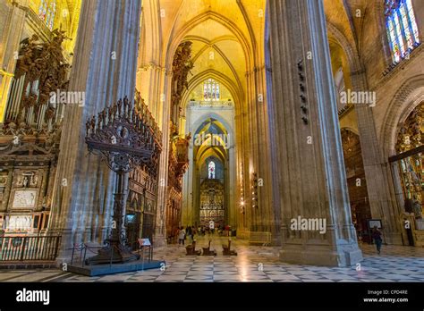 Sevilla cathedral interior hi-res stock photography and images - Alamy