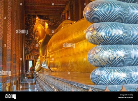 Reclining buddha bangkok hi-res stock photography and images - Alamy