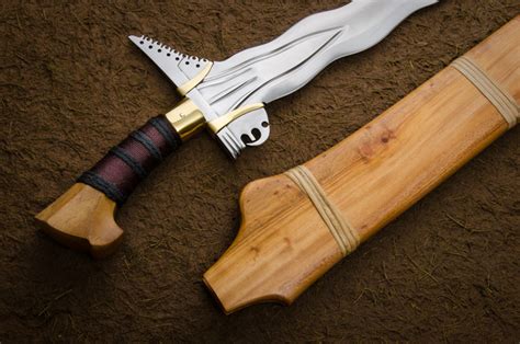 Kris Sword #5 – Traditional Filipino Weapons