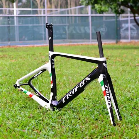 Carbon Road Frame Di2&Mechanical Carbon Frame Bicycle Road Bike Frame 3 Colors TRIFOX Racing ...