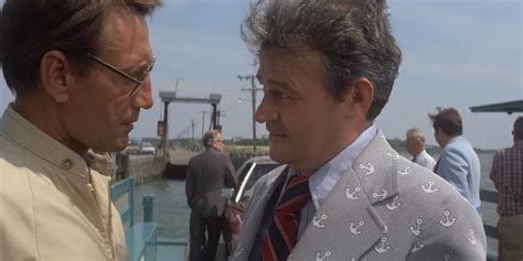 Jaws: Why Brody Is A Perfect Protagonist (& The Shark Is A Classic Movie Monster)