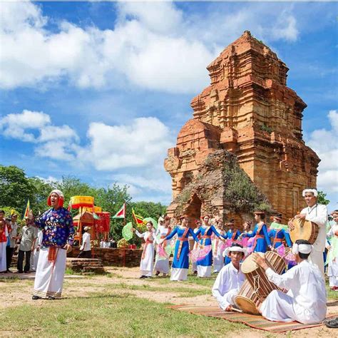 Top 10 Traditional Festivals in Vietnam with Dates & Place (List Updated)