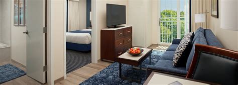 Book Hyannis, MA Hotel Reservations | Hyannis Harbor Hotel