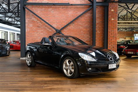 Mercedes SLK black (3) - Richmonds