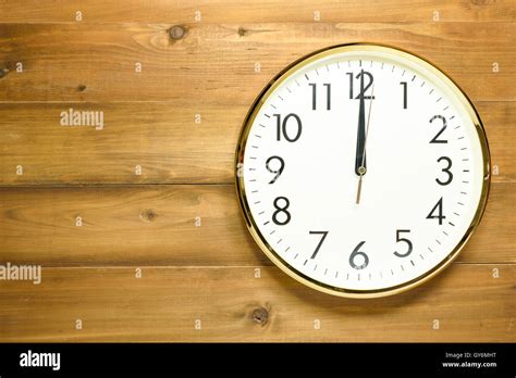 12pm clock hi-res stock photography and images - Alamy