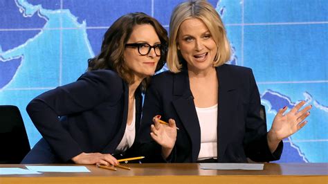 Tina Fey And Amy Poehler Bring SNL ‘Weekend Update’ To Emmy Awards