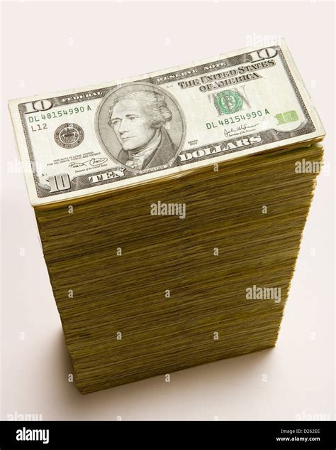 Cash stack of 10 dollar bills Stock Photo - Alamy