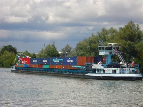 Container Barge, Seine River | The Geography of Transport Systems