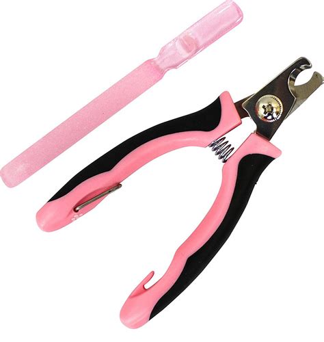 Choosing And Using Cat Nail Clippers - A complete guide from The Happy Cat Site