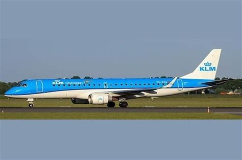 KLM Cityhopper Embraer 190 ERJ-190 PH-EZG Progress Pride JC Wings JC2KLC0412 Scale 1:200 ezToys ...