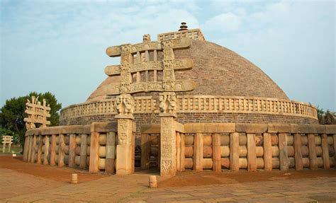 सांची स्तूप का इतिहास | History of Sanchi Stupa | हिंदीदेसी - Hindidesi.com