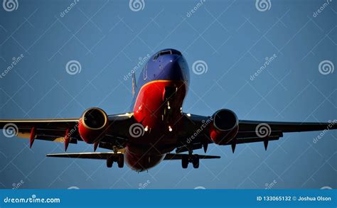 Southwest Airlines Boeing 737 Coming in for a Landing. Editorial Photography - Image of airplane ...