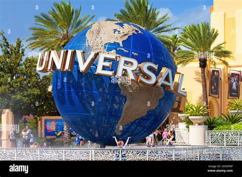 Universal globe entrance universal studios hi-res stock photography and images - Alamy