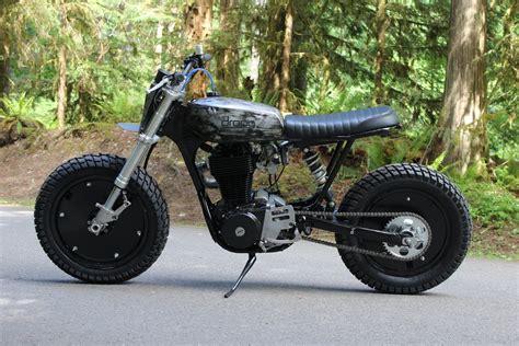 Hell Kustom : Suzuki Savage 650 By Droog Moto