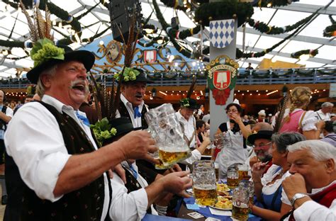 Beers flow in Munich as Oktoberfest begins