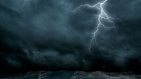 Top 72+ imagen storm clouds lightning - abzlocal fi