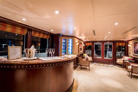 Starship | Yacht Charter