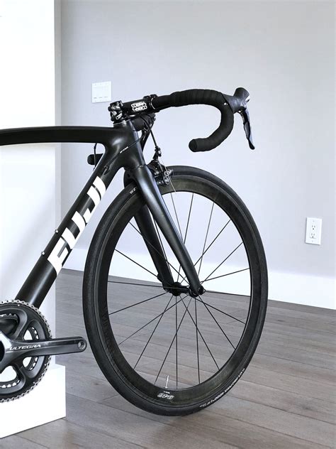 FUJI SST 1.1 Full Carbon Top Class Road Bike with Carbon Oval Wheelset ...