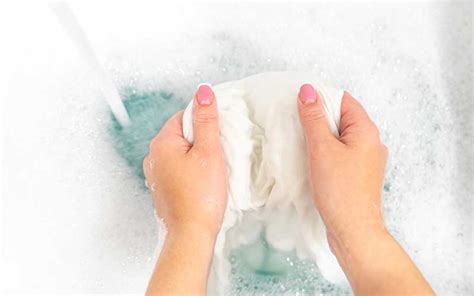 Laundry Bleach vs Laundry Whitener: Which Is Better For Your Clothes? - Washroom Laundry