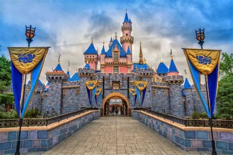 WATCH: Disneyland Castle Comes to Life After Historic Park Closure ...