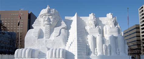 Exhibit many snow and ice sculptures!?