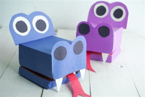 This Easy Paper Dragon Puppet is a Fun Summer Activity for Any Kid! | Construction paper crafts ...