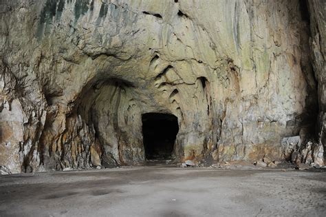 Devetashka cave - Wikipedia