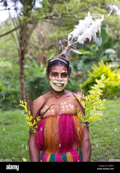 Papua new guinea tribe smile hi-res stock photography and images - Alamy