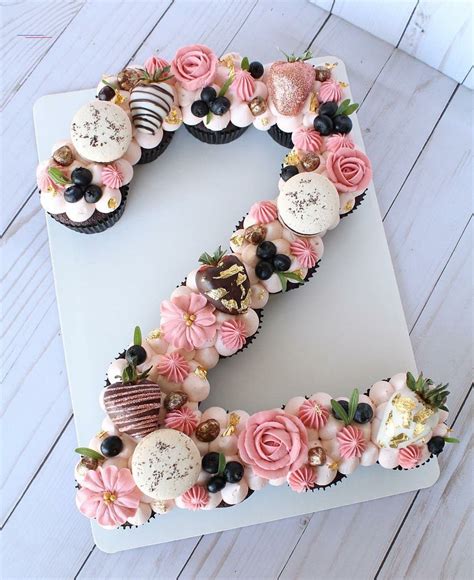 Pin by Emma Sataslaatten on Mad in 2020 | Cake lettering, Alphabet cake, Pull apart cupcake cake