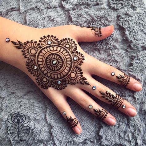 Mandala Mehndi Design for Hand - K4 Fashion