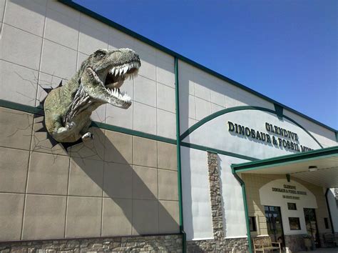 Dinosaur Fossil: Glendive Dinosaur Fossil Museum