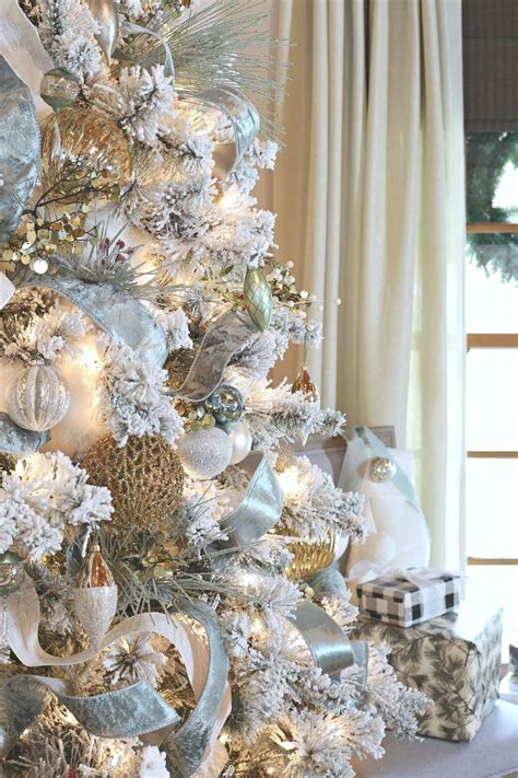 20+ White Flocked Christmas Tree – The Urban Decor