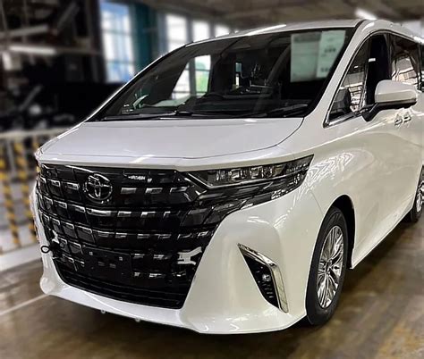 ภาพหลุดคันจริงก่อนเปิดตัว Toyota Alphard และ Toyota Vellfire 2023